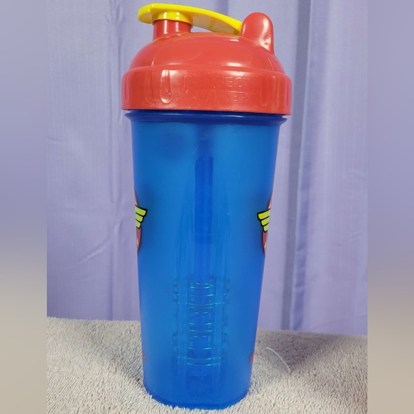 Wonder Woman Protein Shake Bottle - Picture 2 of 4